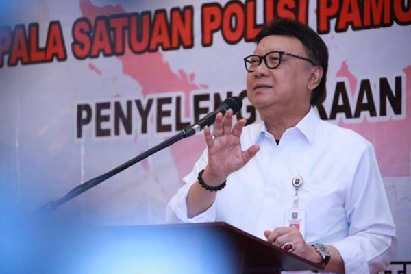  Fadli Zon Minta Mendagri Mundur 