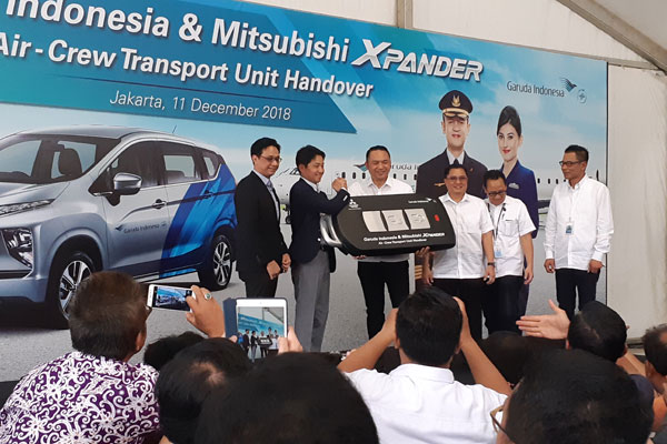  Mitsubishi Serahkan 401 Xpander ke Garuda Indonesia