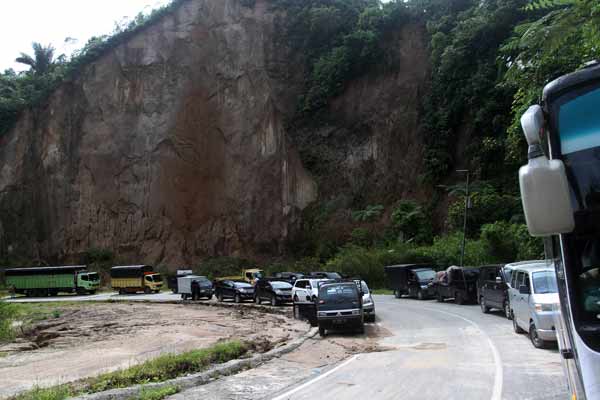  Longsor di Kawasan Palupuh Kabupaten Agam