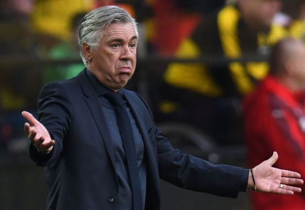  Napoli Gagal Lolos, Ancelotti Nilai Van Dijk Seharusnya Dikartu Merah