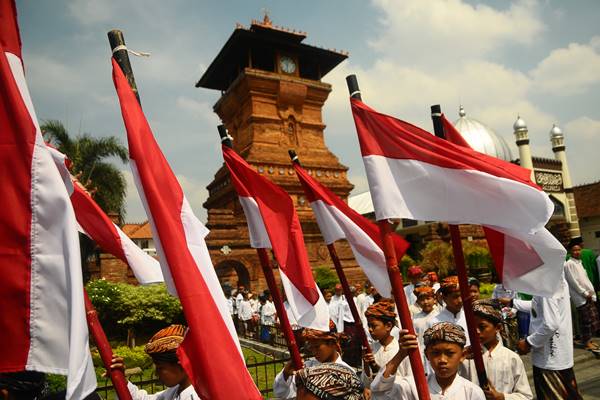  Survei: Warga Indonesia Cenderung Moderat Soal Relasi Negara dan Agama 