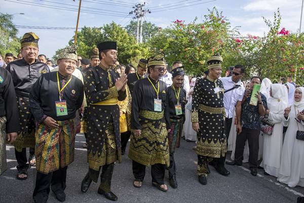  Presiden Jokowi Menerima Gelar Datuk Sri Setia Amanah Negara