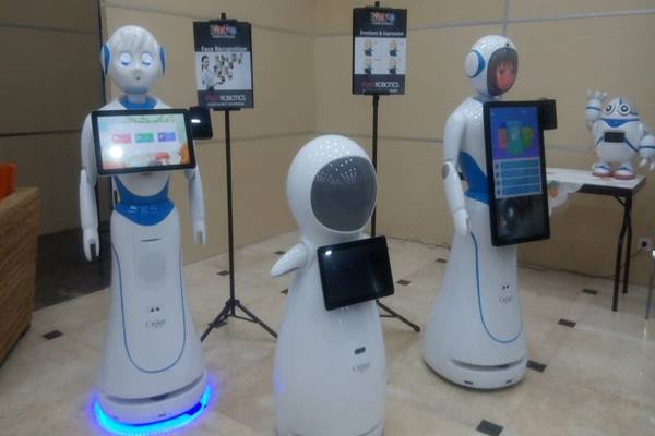  Puri Robotics Perkenalkan Robot Pelayan ke Indonesia, Siap Komersil 2019
