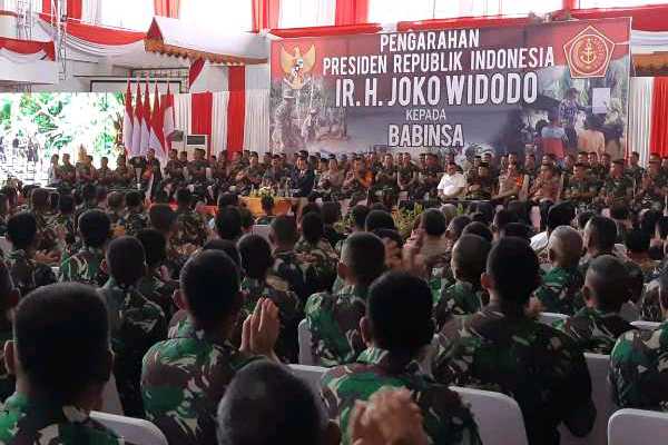  Jokowi Minta Babinsa Kawal Program Dana Desa