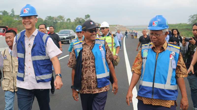  Ganjar sebut Jokowi segera Resmikan Tol Semarang-Solo