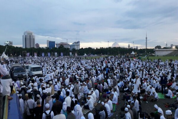  Survei: Reuni 212 Tak Banyak Pengaruhi Elektabilitas Jokowi dan Prabowo