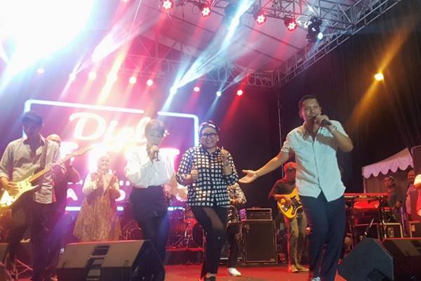  Saat Menlu Retno Joget Bersama Maliq & d\'Essentials