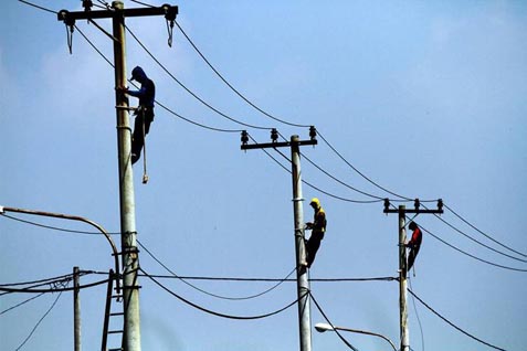  Aliri Listrik Desa di Kuansing, PLN Kucurkan Rp11,3 Miliar