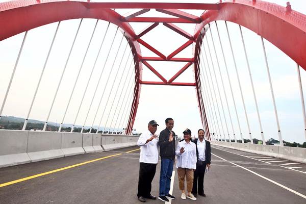  Presiden Jokowi Resmikan Pengoperasian Jalan Tol di Jawa Tengah