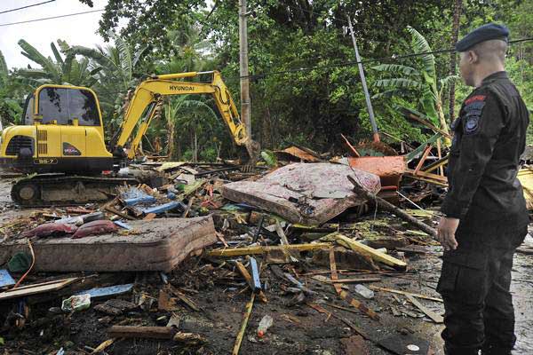  Polri: Korban Meninggal Akibat Tsunami di Lampung Telah Mencapai 38 Orang