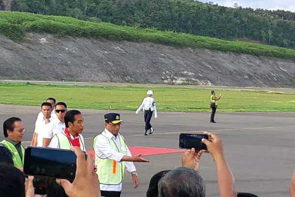  Jokowi Resmikan Bandara Baru di Morowali Sulteng