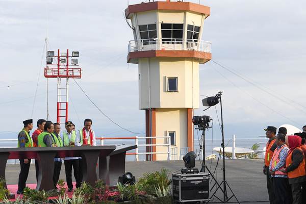  Presiden Jokowi Resmikan Lima Bandara