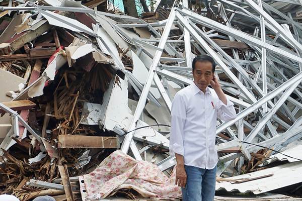  Presiden Jokowi Tinjau Lokasi Terdampak Tsunami di Pandeglang