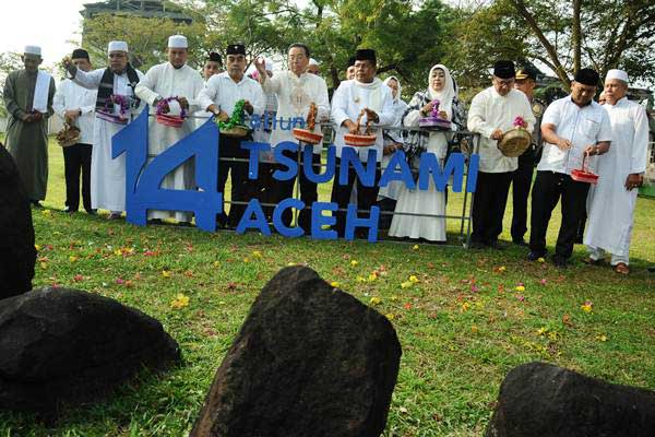  Peringati 14 Tahun Tsunami Masyarakat Aceh Doa untuk Korban Tsunami Selat Sunda