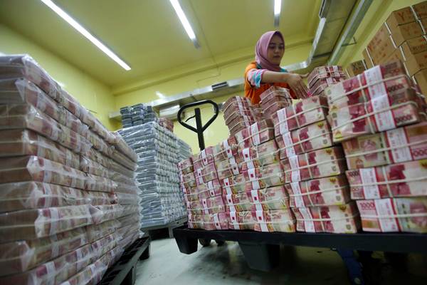  Volume Perdagangan Tipis, Rupiah Tergelincir di Saat Dolar AS Melemah