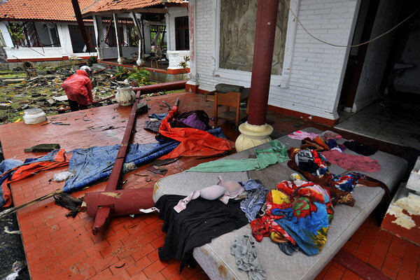  Menteri Sosial Apresiasi Gerak Cepat Relawan di Penanganan Tsunami Selat Sunda