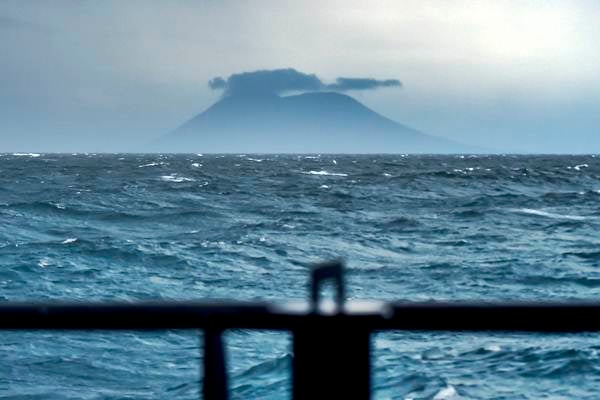  Pemantauan Aktivitas Gunung Anak Krakatau dari KRI Torani 860