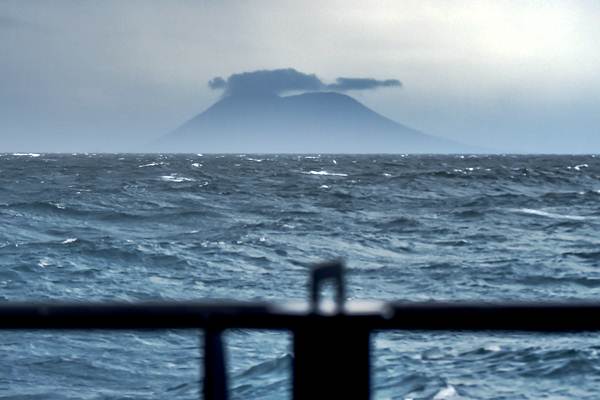  Anak Krakatau Menyusut Separuhnya Setelah Erupsi