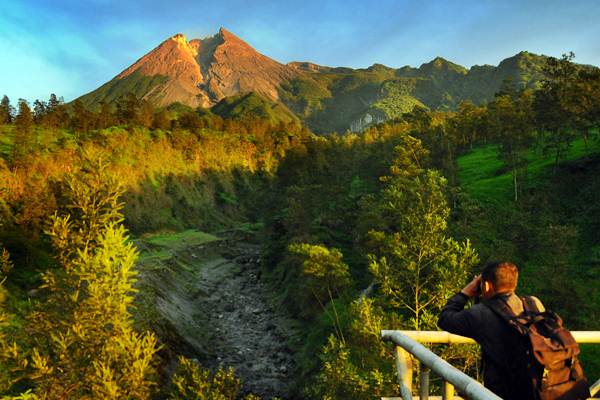  Pertumbuhan Kubah Lava Gunung Merapi