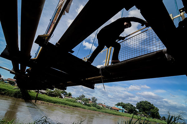  JEMBATAN RUSAK