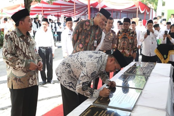  Menag Resmikan Layanan Terpadu Satu Pintu di Jateng