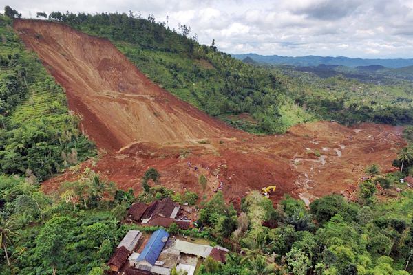  Longsor Cimapag Sukabumi, 74 Orang Belum Ditemukan