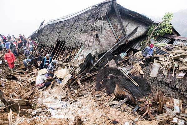  26 Warga Dusun Cimapag Diduga Masih Tertimbun Longsor