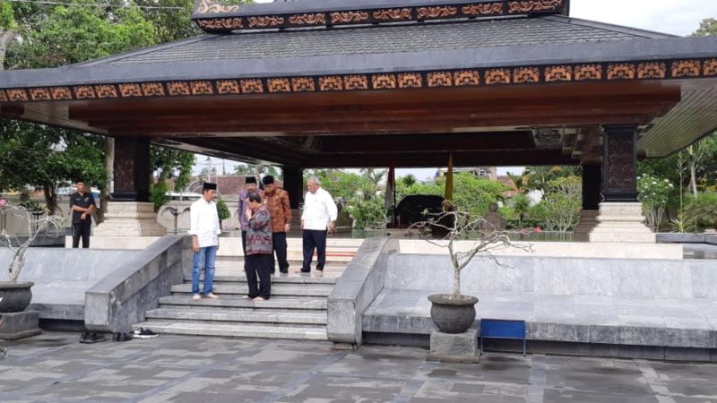  Jokowi Ziarah Kubur ke Makam Bung Karno