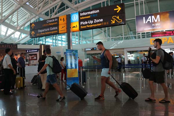  NATAL & TAHUN BARU : Bandara Ngurah Rai Jadi Favorit Wisatawan