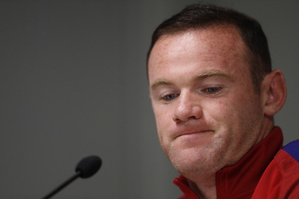  Teler saat Turun dari Pesawat, Wayne Rooney Ditahan dan Didenda US$25