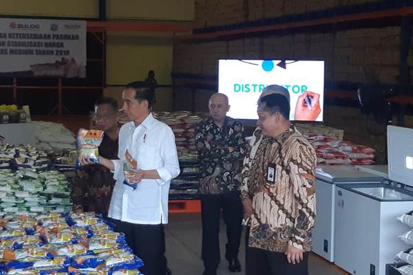  Presiden Jokowi Pastikan Kesiapan Stok Beras Bulog