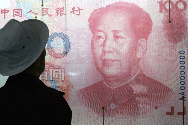  Yuan Pecundangi Dolar AS