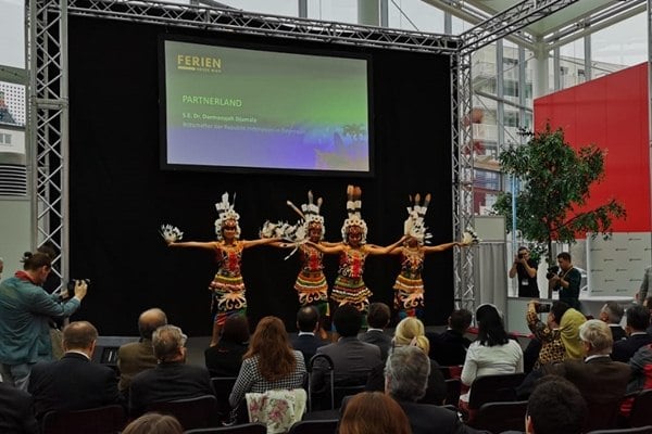  Demo Membatik, Seni Tari, Hingga Kuliner Indonesia Hadir di Ferien Messe 2019