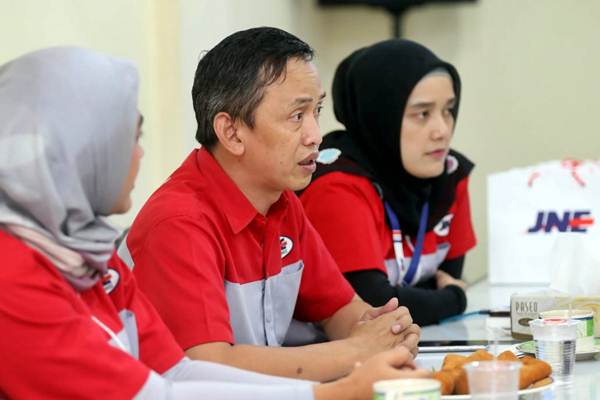  JNE Kunjungi Kantor Bisnis Indonesia di Bandung