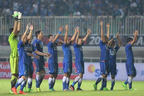  Persib Bandung Perpanjang Kontrak Dua Gelandang