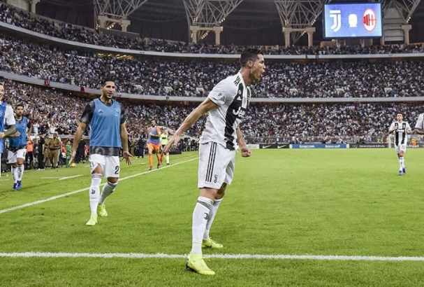  Hasil Juve Vs Milan: Senangnya Ronaldo Bisa Raih Trofi Pertama di Juventus