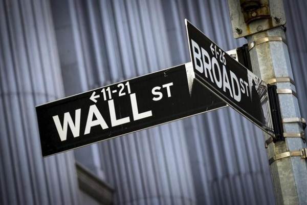  Laporan Kinerja Keuangan Topang Wall Street Tambah Kuat