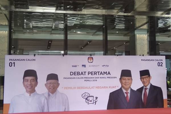  DEBAT CAPRES: KPU Siapkan 4 Kursi Putih dan 51 Kursi Hitam untuk Jokowi-Ma\'ruf, Prabowo-Sandi dan Tim Sukses