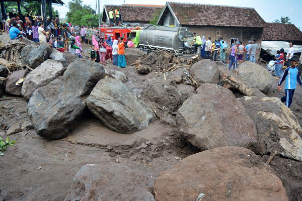  Mojokerto Diterjang Banjir Bandang