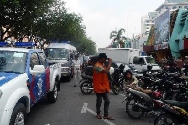  Pertokoan di Palembang Keluhkan Larangan Parkir