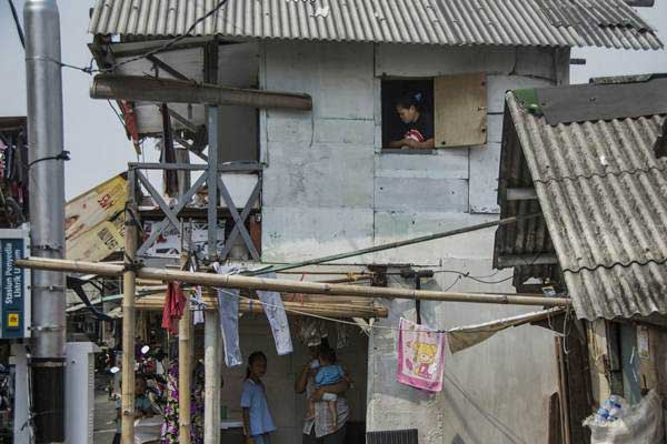  KABAR PASAR 22 JANUARI: Risiko Global Membesar, Kemiskinan Terus Ditekan