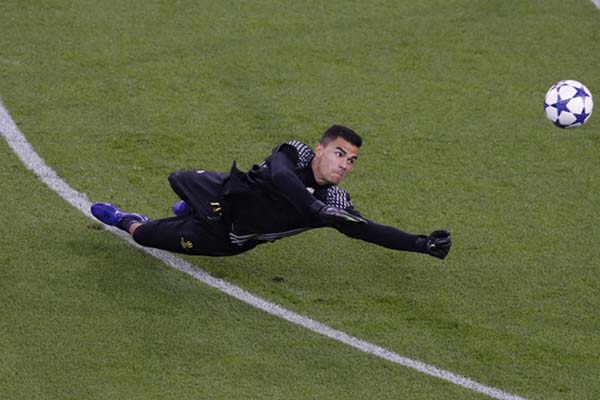  Arsenal Diam-diam Incar Kiper Keturunan Indonesia 