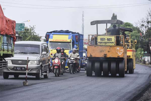  Harga Karet Anjlok, Menteri PUPR Perintahkan Proyek Jalan Gunakan Campuran Aspal-Karet