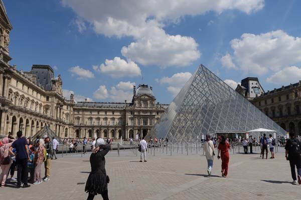  7 Tips Menikmati Museum Louvre Paris