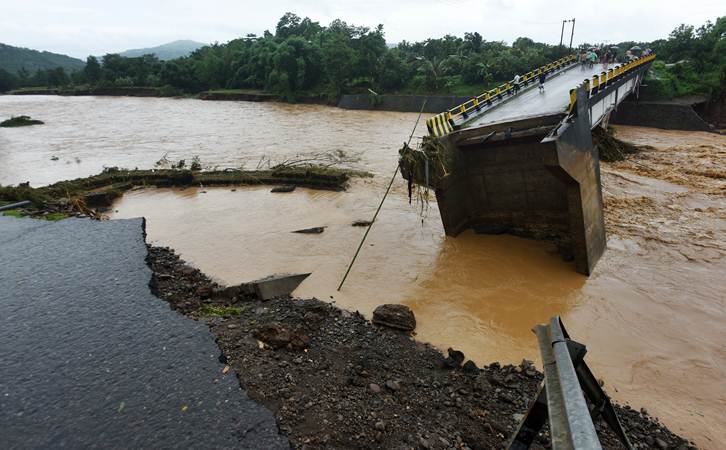  Jembatan Manuju di Kabupaten Gowa Ambruk