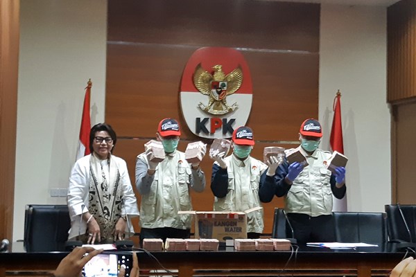  OTT Bupati Mesuji, KPK Tetapkan Khamami Tersangka  