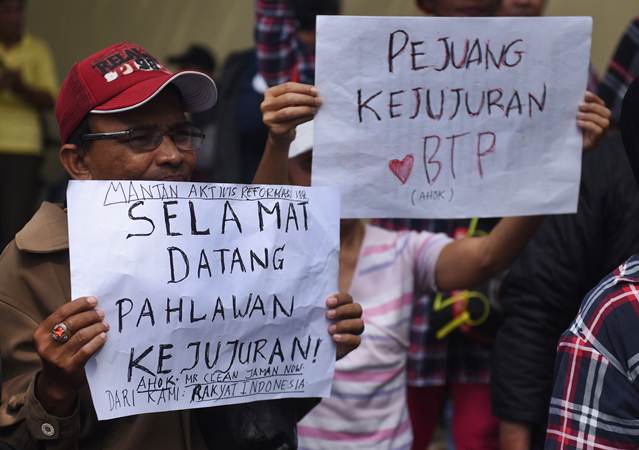  Puput Nastiti Mundur dari Polwan Demi Kawin dengan BTP, Harga Emas Comex Turun 5,7