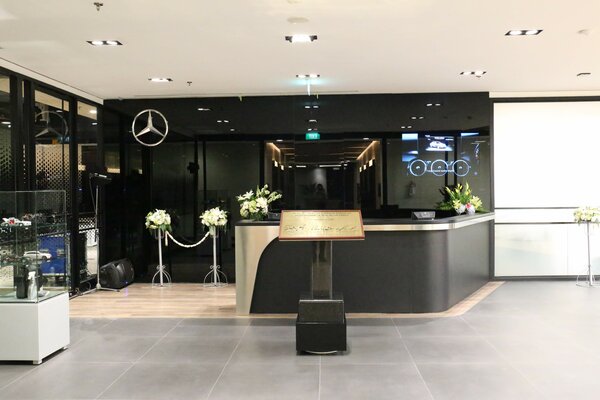  Melihat Lebih Dekat Gaya Baru Kantor Mercedes-Benz