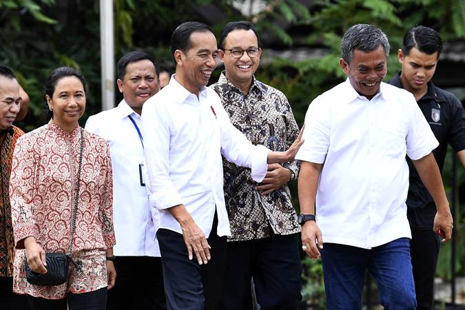  Presiden Jokowi Tinjau Pelaksanaan Program Mekaar Binaan PNM