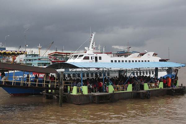  Kendaraan yang Diangkut Feri Dumai-Malaka: RI dan Malaysia Belum Satu Suara